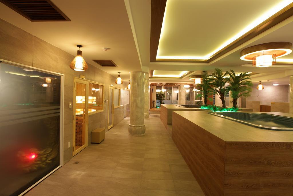 Minh Tam Hotel & Spa 3/2 Хошимин Экстерьер фото