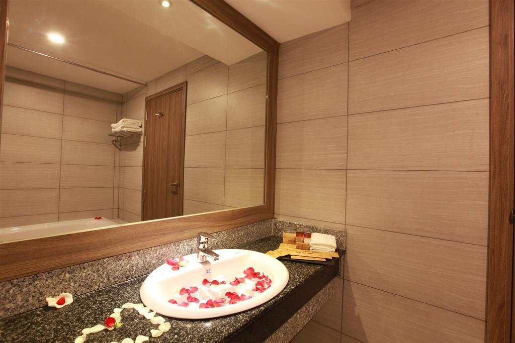 Minh Tam Hotel & Spa 3/2 Хошимин Экстерьер фото