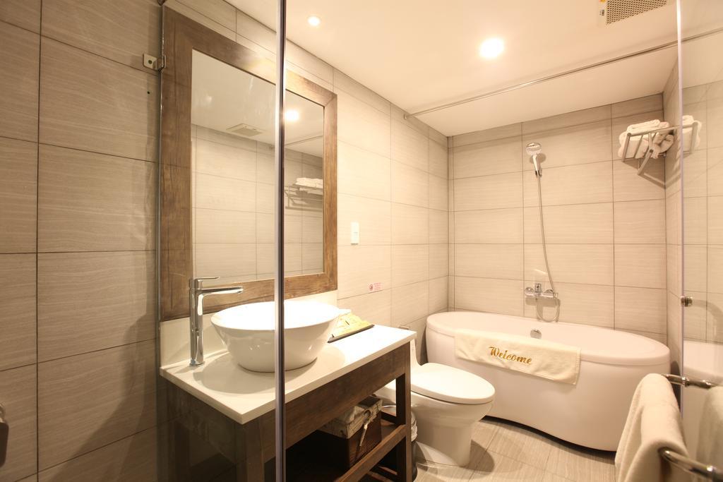 Minh Tam Hotel & Spa 3/2 Хошимин Экстерьер фото